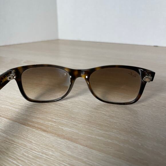 Ray-Ban RB2132 New Wayfarer 710/51 Sunglasses Tortoise 52-18-145 PARTS Italy - Picture 5 of 9
